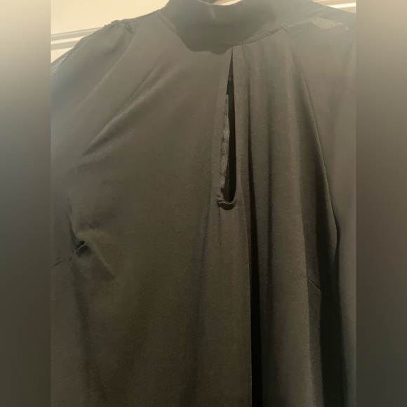 Beautiful keyhole front ELOQUII dress with sheer sleeves - Picture 2 of 3